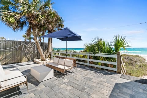 Patio, Natural landscape, View (from property/room), Balcony/Terrace, Beach, Sea view, sunbed