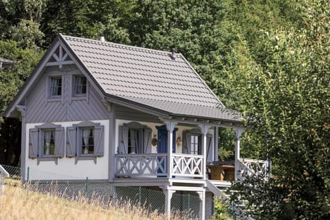 Domek pod Kapeluszem nad jeziorem Patulskim,sauna , opcja balii,kuligi,stok Koszałkowo House in Pomeranian Voivodeship