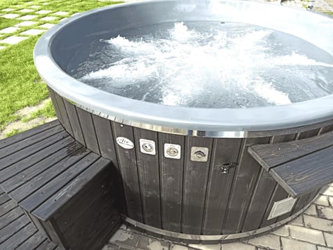 Day, Natural landscape, Hot Tub, Hot Tub