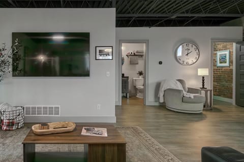 The 418. An 1866 Build with Modern Comforts Apartment in Fort Wayne