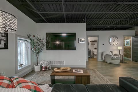 The 418. An 1866 Build with Modern Comforts Apartment in Fort Wayne