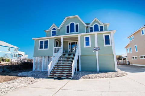 OCEANFRONT, Private Pool, Pool Table, Ocean Views, BU70, Kings Landing House in Corolla