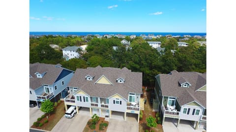 Oceanside, Patio, Hot Tub, Rec Room, BV8A, Break Away House in Corolla
