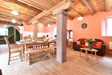 Living room, Seating area, Dining area, kitchen