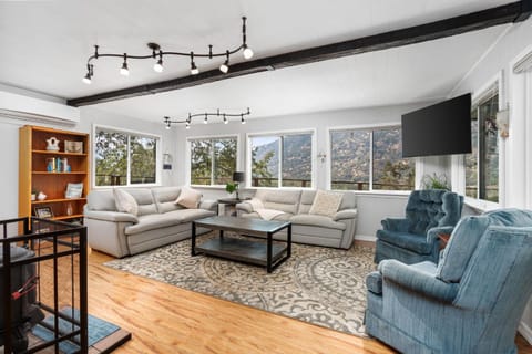 View (from property/room), Living room, Mountain view, air conditioner