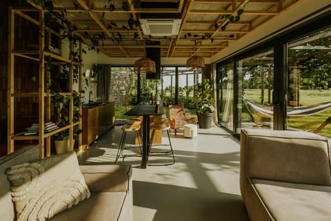 Day, Garden, Kitchen or kitchenette, Living room, Seating area, Garden view