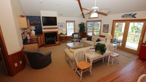 Oceanside, Hot Tub, Rec Room, Close to Beach, CP3, Cant Waite House in Corolla