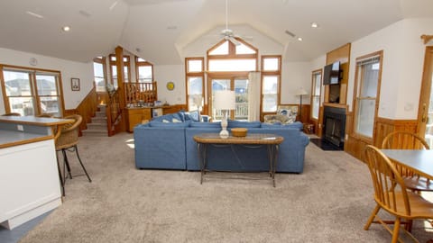 Oceanside, Hot Tub, Close to beach, Community Pool, CP5, Easy Breezes House in Corolla