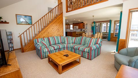 Oceanside, Hot Tub, Close to Beach, Community Pool, CP4, Crown Palace House in Corolla