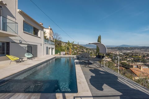 Superbe Villa vue Mer Époustouflante proche Cannes Villa in Mandelieu-La Napoule