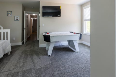 Hole in 1 House in Lake Lanier