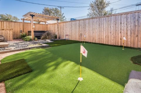 Amazing Hot tub l Sleeps 14 House in Amarillo