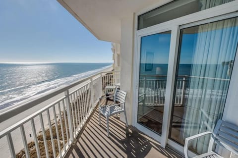 Baywatch Renovated, Unobstructed Oceanfront Views House in Atlantic Beach