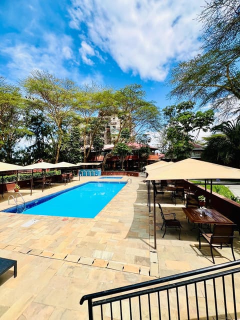 Swimming pool