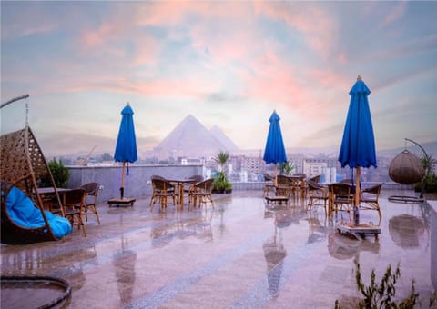 Nearby landmark, Restaurant/places to eat, View (from property/room), Dining area, Landmark view, Mountain view, Sunrise