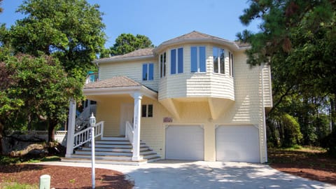 SOUNDFRONT, Sound views, Private Pool, Hot Tub, MS12, Sounds Amazing House in Corolla