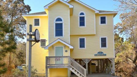 Soundside, Pool, Hot Tub, Dogs Welcome! MS160, Almost Heaven House in Corolla