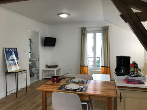 TV and multimedia, Dining area