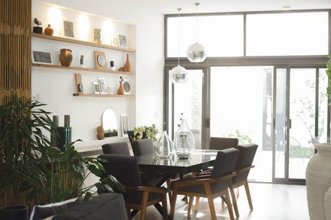 Living room, Seating area, Dining area