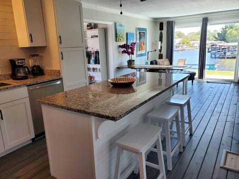 3 Bed, 2 Bath, Waterfront, Dock, Large Driveway House in Tavares