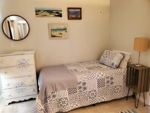 3 Bed, 2 Bath, Waterfront, Dock, Large Driveway House in Tavares