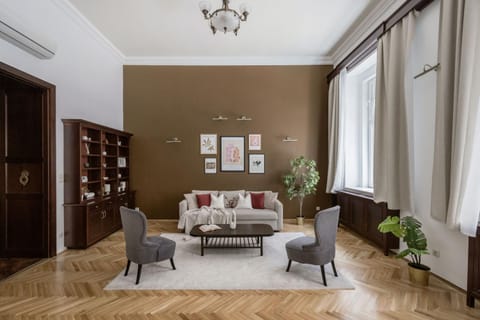 Living room, Seating area