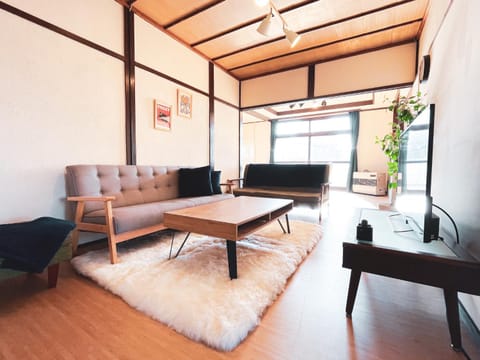 Communal lounge/ TV room, TV and multimedia, Living room