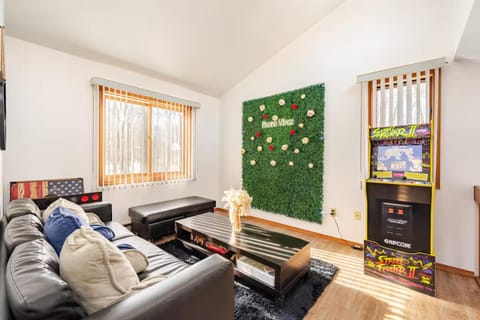 Communal lounge/ TV room, Game Room, Seating area, Evening entertainment