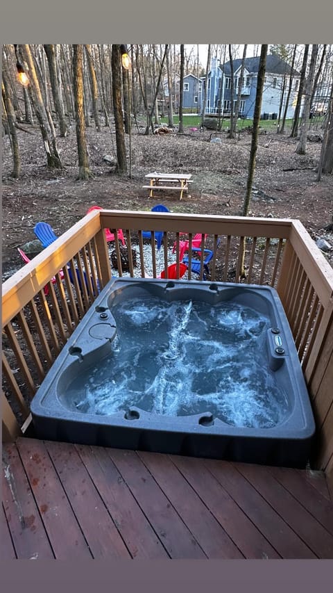 Hot Tub, Hot Tub