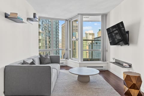Communal lounge/ TV room, TV and multimedia, Living room, Seating area, Evening entertainment