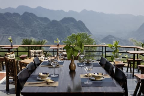 Restaurant/places to eat, Dining area