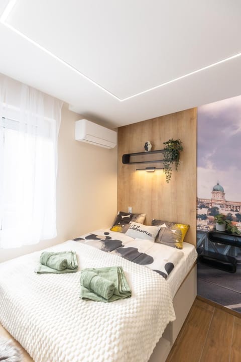 Living room, Bedroom, air conditioner