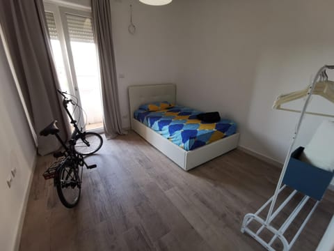 Bed, Photo of the whole room, Cycling, Bedroom
