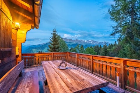 Balcony/Terrace, Mountain view