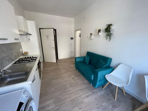 Kitchen or kitchenette, Seating area