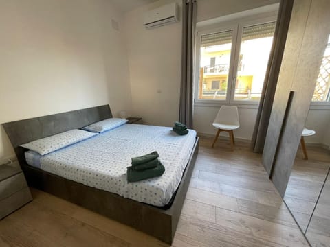 Bed, Photo of the whole room, Bedroom, towels, wardrobe, air conditioner