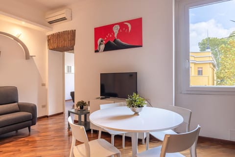 TV and multimedia, Living room, Dining area