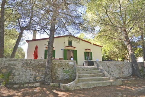 Property building, Facade/entrance, Off site
