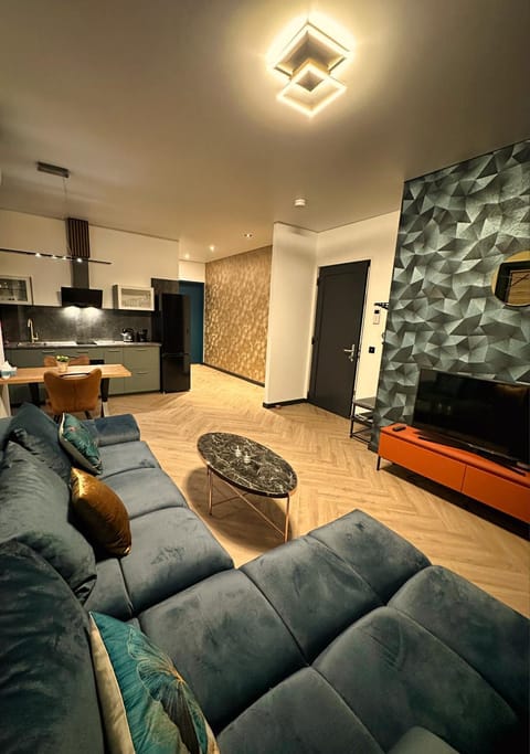 TV and multimedia, Kitchen or kitchenette, Living room, Seating area, Evening entertainment, minibar