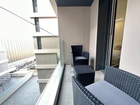 Jacinto Benavente 15, 4A con Parking gratis by YBH Apartment in Vigo