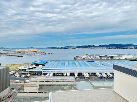 Jacinto Benavente 15, 2A con Parking gratis by YBH Apartment in Vigo