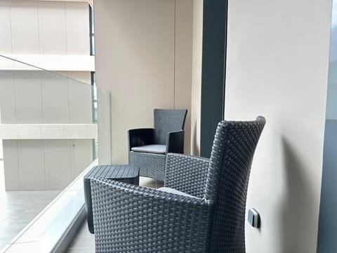 Jacinto Benavente 15, 2A con Parking gratis by YBH Apartment in Vigo