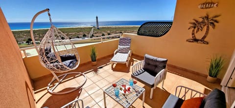 Day, View (from property/room), Balcony/Terrace, Seating area, Dining area, Sea view