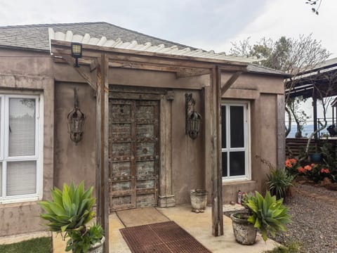 Facade/entrance, Garden