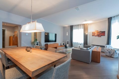 Communal lounge/ TV room, TV and multimedia, Living room, Dining area