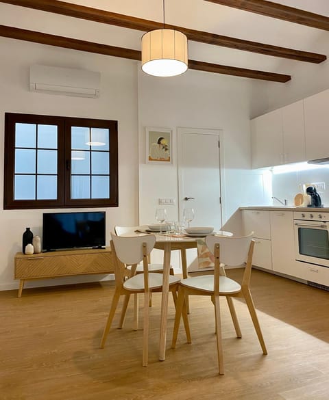 TV and multimedia, Living room, Dining area