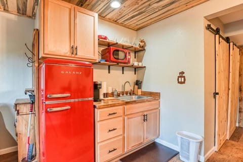 Fox Den Cozy Mountain Apt In GMF Apartment in Green Mountain Falls