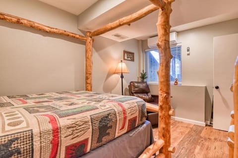 Fox Den Cozy Mountain Apt In GMF Apartment in Green Mountain Falls