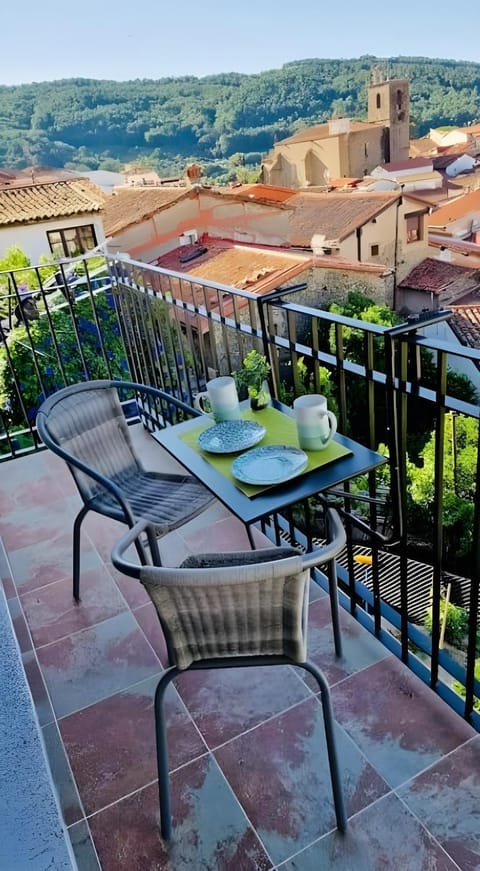 Balcony/Terrace, Mountain view