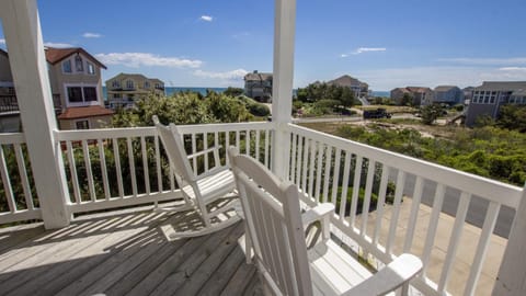 Oceanside, 7 BRs, ELEVATOR, Private Pool, Hot Tub, OH3, Aurora House in Corolla